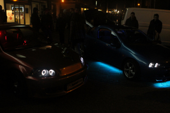 Gepimpte autos bij herdenking Paul Walker