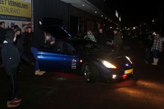 Gepimpte autos bij herdenking Paul Walker