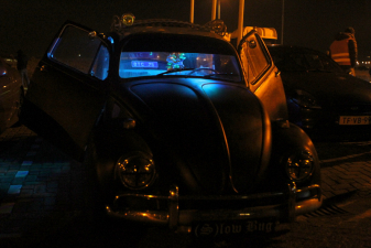 Gepimpte autos bij herdenking Paul Walker