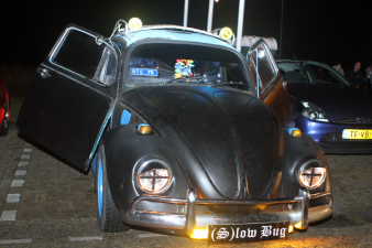 Gepimpte autos bij herdenking Paul Walker